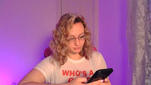 Snapshot of ashleyblaydex chatting on May 15, 2026, 12:08 am ashleyblaydex online show from May 15, 2026, 12:08 am