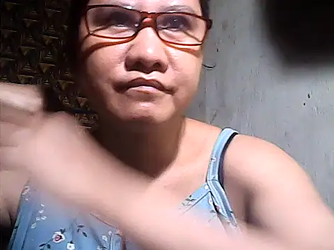 sweetsosie18 online show from May 16, 2026, 2:32 am