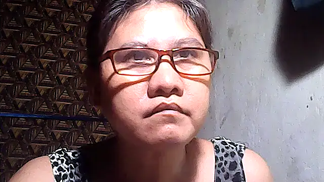 sweetsosie18 online show from May 3, 2026, 3:48 pm