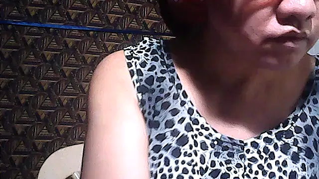 sweetsosie18 online show from May 14, 2026, 9:45 pm
