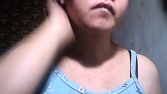 sweetsosie18 online show from May 9, 2026, 7:56 am
