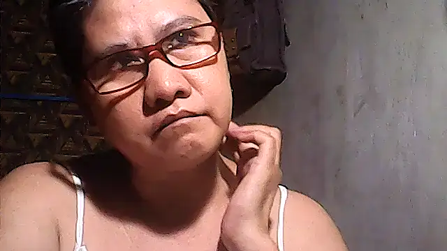 sweetsosie18 online show from May 2, 2026, 3:39 pm