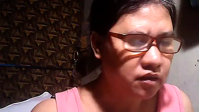 sweetsosie18 online show from April 29, 2026, 3:21 am