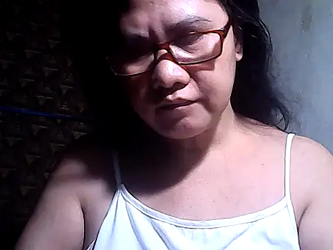 sweetsosie18 online show from May 6, 2026, 5:39 pm