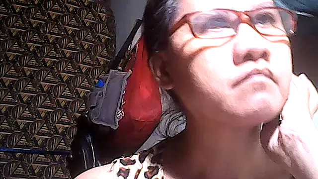 sweetsosie18 online show from May 26, 2026, 10:46 am