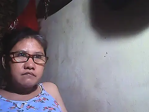 sweetsosie18 online show from May 18, 2026, 4:07 am