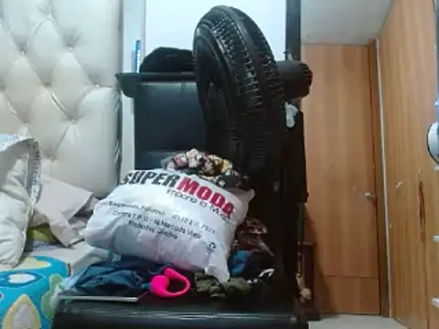 sharlot003 online show from January 22, 2025, 11:45 am