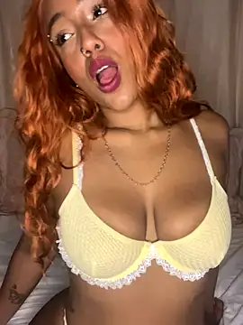 Snapshot of Kaiisa_ chatting on December 1, 2025, 12:11 am Kaiisa online show from December 1, 2025, 12:11 am