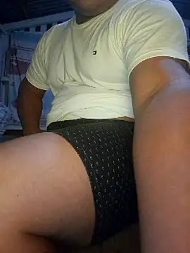 Snapshot of Efrain2090 chatting on December 24, 2024, 1:06 am Efrain2090 online show from December 24, 2024, 1:06 am