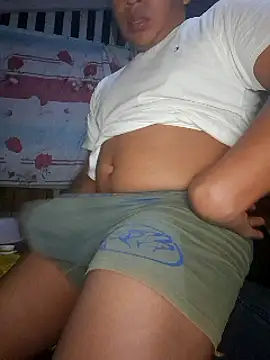 Snapshot of Efrain2090 chatting on March 1, 2025, 7:19 am Efrain2090 online show from March 1, 2025, 7:19 am