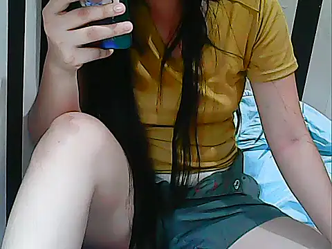 Snapshot of innocently_yours chatting on February 15, 2025, 8:11 am innocently yours online show from February 15, 2025, 8:11 am