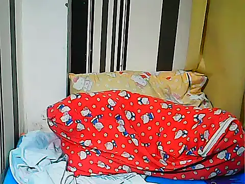 Snapshot of innocently_yours chatting on February 1, 2025, 12:18 am innocently yours online show from February 1, 2025, 12:18 am