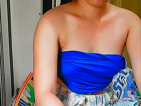 Snapshot of innocently_yours chatting on February 8, 2025, 12:39 pm innocently yours online show from February 8, 2025, 12:39 pm