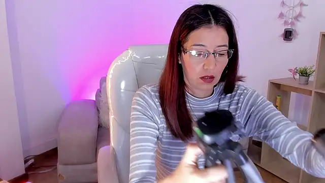 Snapshot of Antonnella_3 chatting on February 24, 2025, 12:16 pm Antonnella 3 online show from February 24, 2025, 12:16 pm