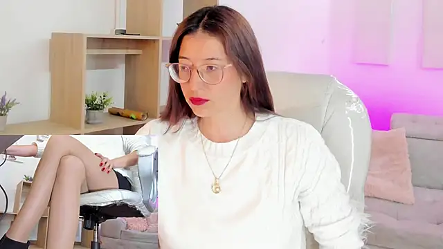Snapshot of Antonnella_3 chatting on October 7, 2025, 12:28 pm Antonnella 3 online show from October 7, 2025, 12:28 pm