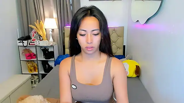 reighnempress online show from March 16, 2025, 1:38 am