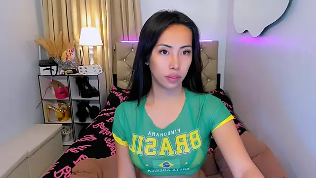 reighnempress online show from February 25, 2025, 1:09 am