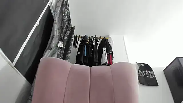 natalia hottman online show from October 31, 2025, 12:02 pm