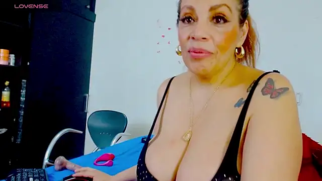 Snapshot of mussa_hott chatting on February 25, 2025, 12:14 am mussa hott online show from February 25, 2025, 12:14 am