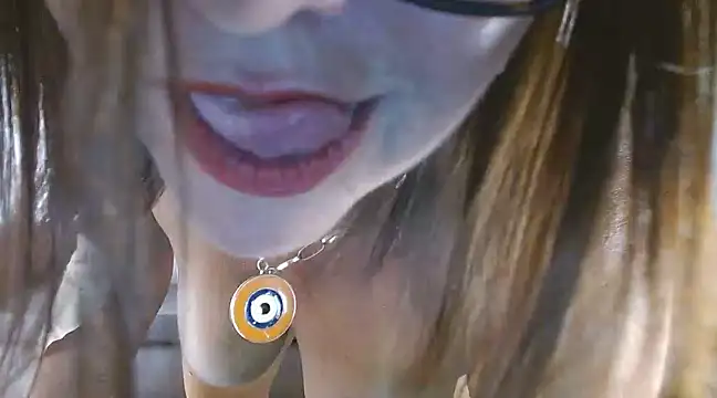 Snapshot of Linda1975 chatting on March 8, 2025, 5:22 pm Linda1975 online show from March 8, 2025, 5:22 pm