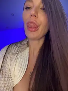 Snapshot of Emma_Catt chatting on December 27, 2024, 3:42 am Emma Catt online show from December 27, 2024, 3:42 am