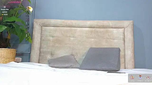 nicol snow online show from February 5, 2026, 1:18 pm