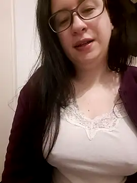 Snapshot of Tinka-Bella-Privat chatting on March 24, 2026, 5:18 am Tinka-Bella-Privat online show from March 24, 2026, 5:18 am