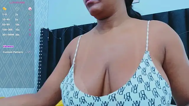 Snapshot of colombiamommy chatting on September 27, 2025, 12:00 pm colombiamommy online show from September 27, 2025, 12:00 pm