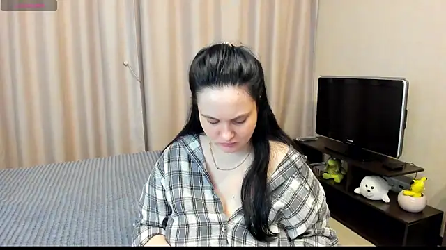 Snapshot of AlanaBrox chatting on May 19, 2026, 9:22 pm AlanaBrox online show from May 19, 2026, 9:22 pm