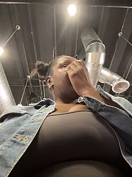 TilaTotti online show from February 20, 2026, 3:36 am