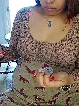 sasha hot98 online show from November 21, 2025, 3:44 pm