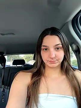 DoriDeluxe66 online show from November 1, 2025, 3:50 pm