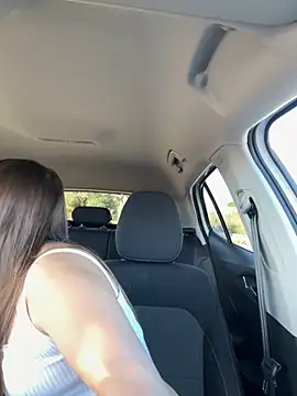 DoriDeluxe66 online show from November 7, 2025, 10:31 am