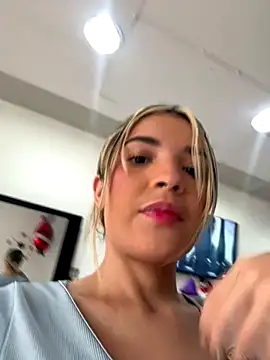 Snapshot of Sarita-candy chatting on December 4, 2025, 7:13 pm Sarita-candy online show from December 4, 2025, 7:13 pm