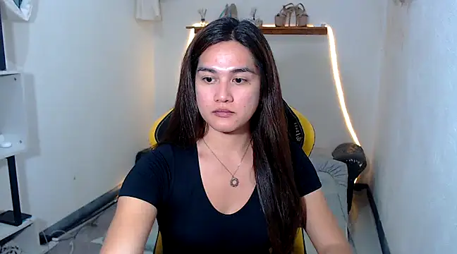 Snapshot of MarieLoveGlamorous chatting on March 9, 2025, 11:36 am MarieLoveGlamorous online show from March 9, 2025, 11:36 am