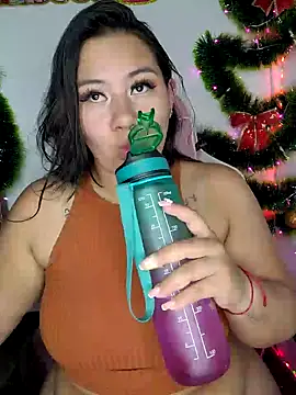 Snapshot of ValerieDiiamond chatting on December 17, 2024, 4:56 am ValerieDiiamond online show from December 17, 2024, 4:56 am