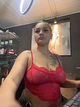 Snapshot of Emiily_W chatting on January 6, 2026, 2:10 pm Emiily W online show from January 6, 2026, 2:10 pm