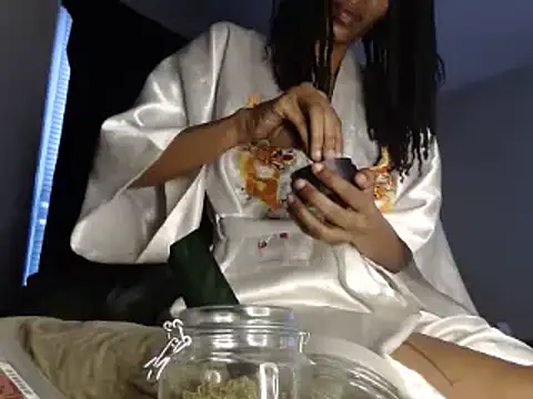 Snapshot of EmpressSunshine chatting on January 29, 2025, 2:10 pm EmpressSunshine online show from January 29, 2025, 2:10 pm