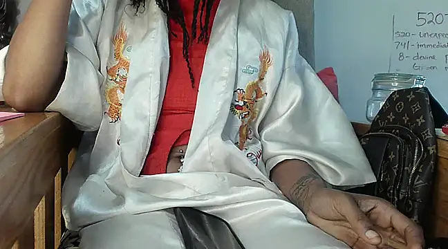Snapshot of EmpressSunshine chatting on March 10, 2025, 1:34 am EmpressSunshine online show from March 10, 2025, 1:34 am
