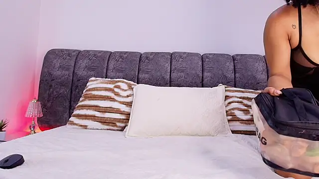 naia blessed online show from November 26, 2025, 7:14 pm