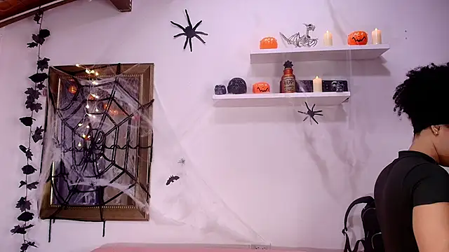 naia blessed online show from October 14, 2025, 7:14 pm