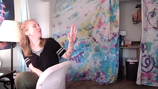 coryandthepeach online show from December 16, 2024, 3:32 pm