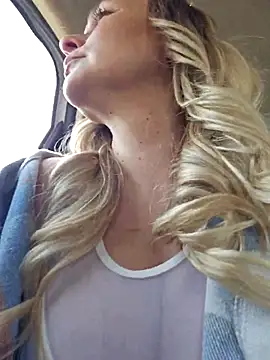 Snapshot of Bondgirl_013 chatting on November 23, 2025, 10:03 am Bondgirl 013 online show from November 23, 2025, 10:03 am