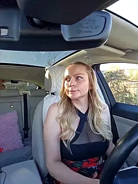 Snapshot of Bondgirl_013 chatting on October 31, 2025, 12:13 pm Bondgirl 013 online show from October 31, 2025, 12:13 pm