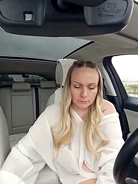 Snapshot of Bondgirl_013 chatting on October 19, 2025, 11:46 am Bondgirl 013 online show from October 19, 2025, 11:46 am