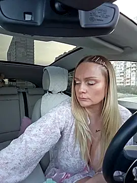 Snapshot of Bondgirl_013 chatting on November 20, 2025, 11:44 am Bondgirl 013 online show from November 20, 2025, 11:44 am