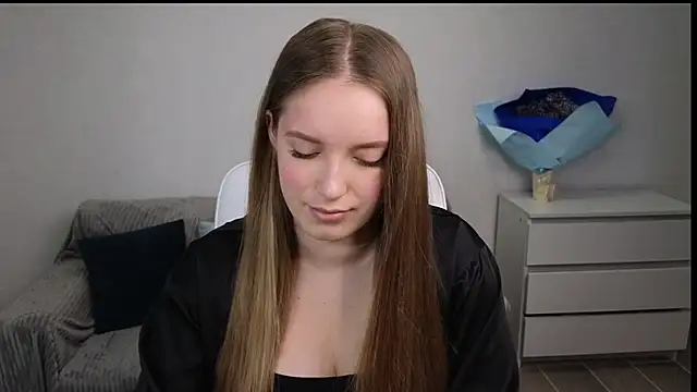Snapshot of EvaMaddison chatting on February 3, 2025, 6:56 am EvaMaddison online show from February 3, 2025, 6:56 am