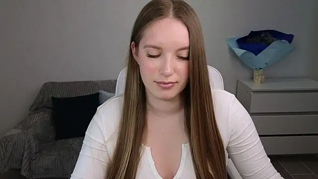 Snapshot of EvaMaddison chatting on March 3, 2025, 6:31 am EvaMaddison online show from March 3, 2025, 6:31 am