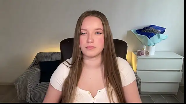 Snapshot of EvaMaddison chatting on April 11, 2026, 7:45 am EvaMaddison online show from April 11, 2026, 7:45 am