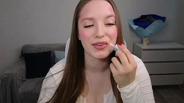 Snapshot of EvaMaddison chatting on February 26, 2025, 5:24 am EvaMaddison online show from February 26, 2025, 5:24 am